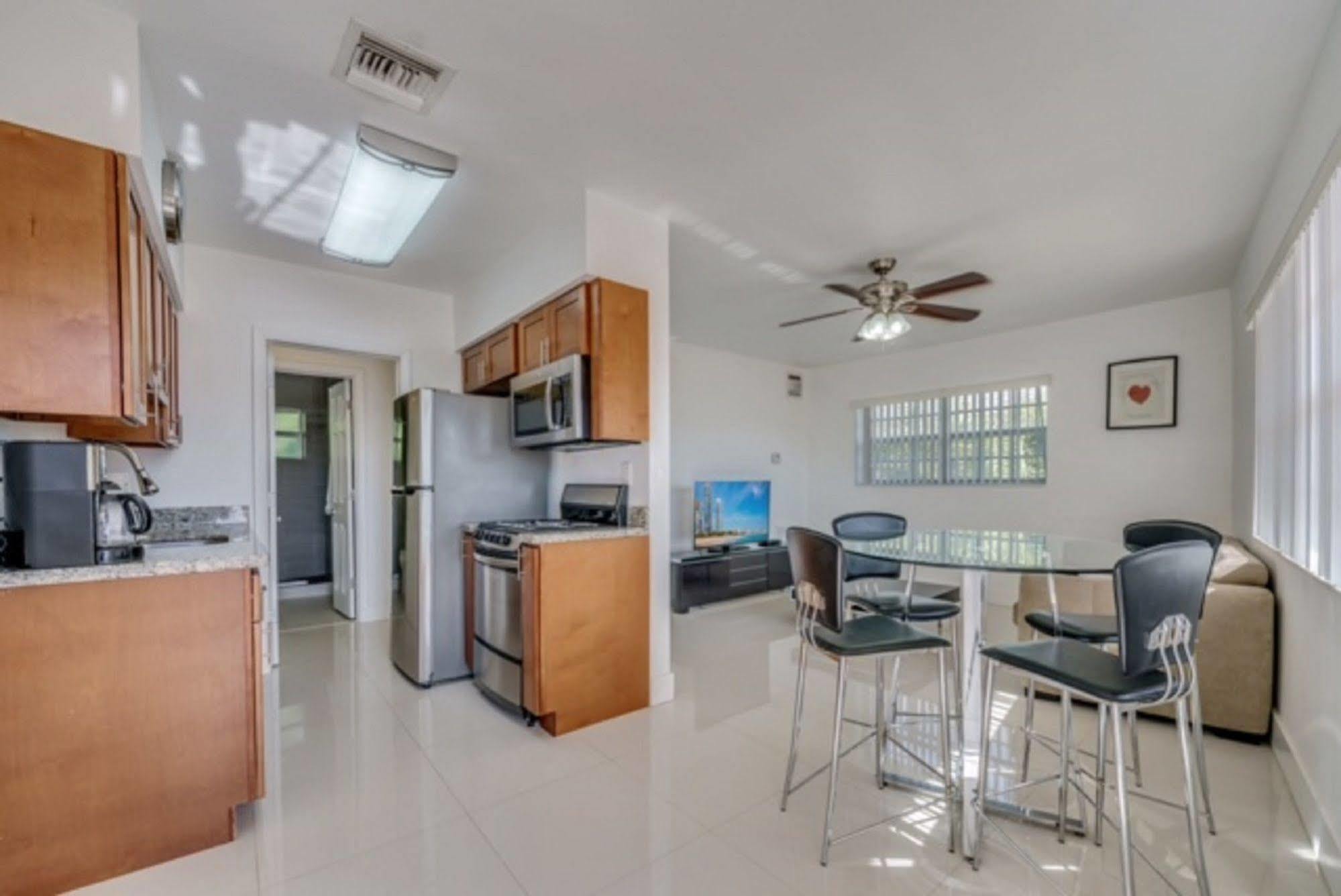 Luna Paradise By The Sea Aparthotel Lauderdale-by-the-Sea Esterno foto