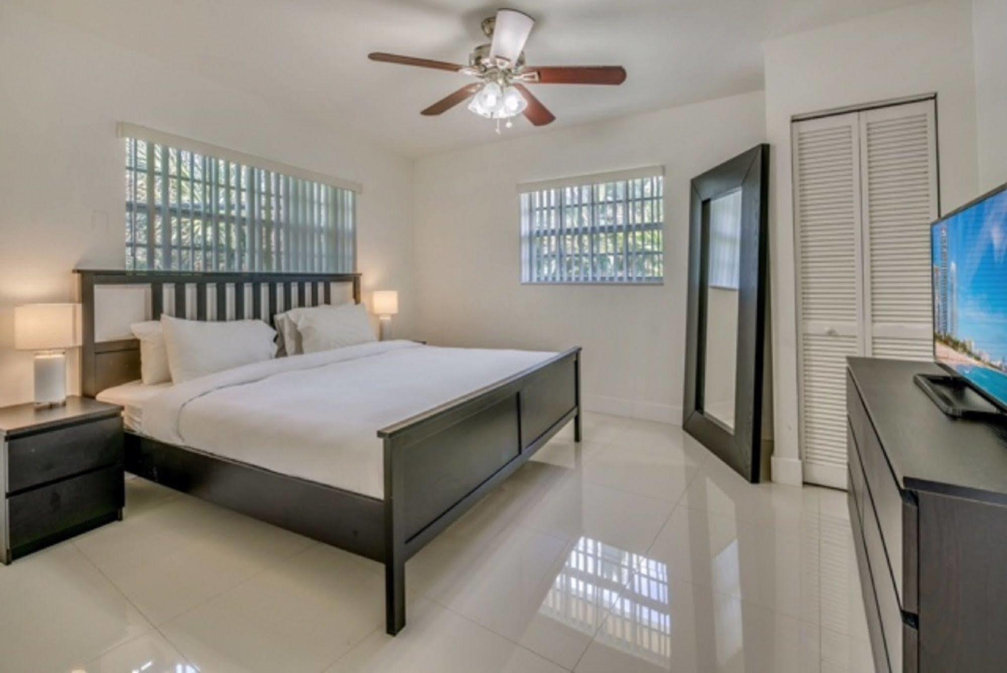 Luna Paradise By The Sea Aparthotel Lauderdale-by-the-Sea Esterno foto